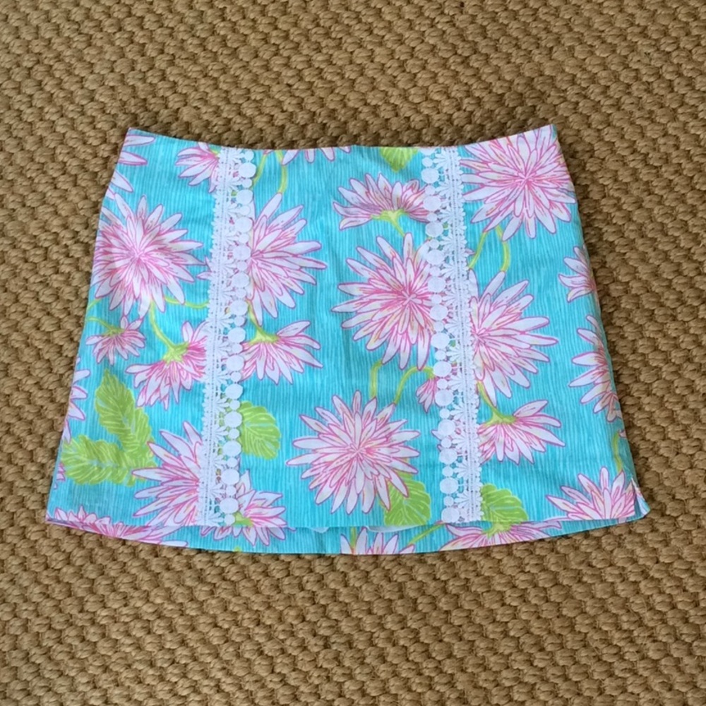 Lilly Pulitzer Aqua Floral Lace-Trim Skort with Pink Blooms